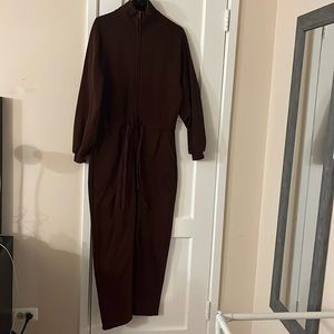 Universal thread sweat suit jumper in dark wine